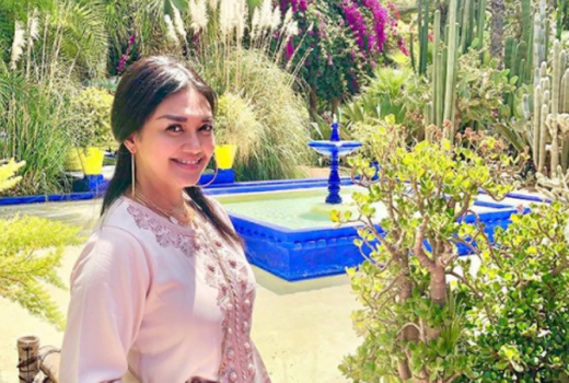 Bella Saphira Simanjuntak Pamer Pakai Kebaya Batak, Anggun Banget - GenPI.co