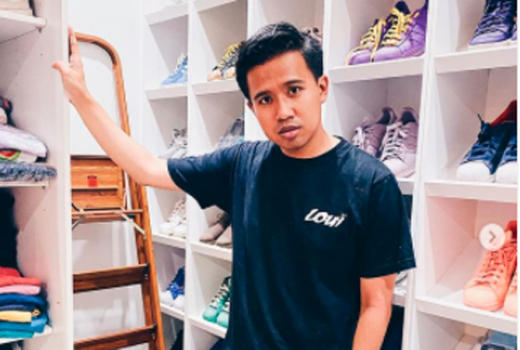 Outfit Keren Ala Joshua Suherman, Bikin Hari Makin Asyik - GenPI.co