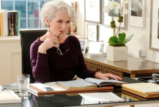 Sontek 4 Outfit Miranda Priestly dari Film The Devil Wears Prada - GenPI.co