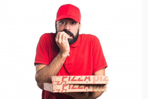 Baik Banget! Pelanggan Beri Tip Mobil Merah Buat Pengantar Piza  - GenPI.co