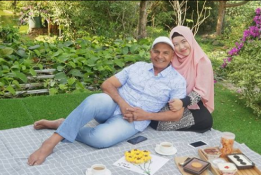 Sempat Ditentang Keluarga, 6 Foto Mesra Mark Sungkar & Istri Muda - GenPI.co