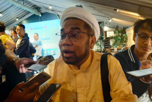Ngabalin Gagal Bernalar, Sebut Busyro Muqoddas Berotak Sungsang - GenPI.co