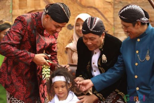 Ganjar Kaget, Anak Gimbal Diruwat Minta Klepon Tiga Tampah - GenPI.co