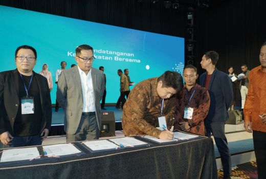 Ridwan Kamil Gandeng Mbiz: Cukup Rindu yang Berat - GenPI.co