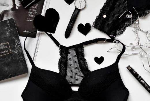 Lebih 'Hot' Di Ranjang, Intip Lingerie yang Pas Untuk Malam ini - GenPI.co