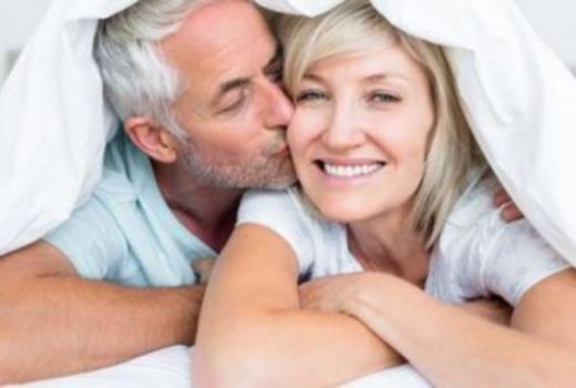 6 Langkah Dongkrak Stamina di Ranjang saat Fase Menopause - GenPI.co