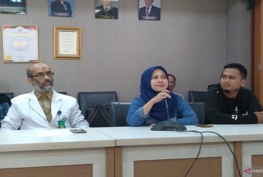 Operasi Pemisahan Bayi Kembar Ardi dan Ardan Melibatkan 30 Dokter - GenPI.co