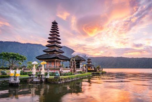 Pengamat Sebut Pelarangan WNA Ke Indonesia Sudah Tepat, Tapi... - GenPI.co