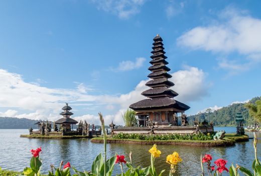 5 Fakta Kristen Gray, Bule AS yang Bikin Tutorial Tinggal di Bali - GenPI.co