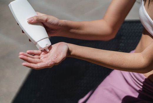 Sunscreen SPF 30 Vs SPF 50, Apa Sih Bedanya? - GenPI.co