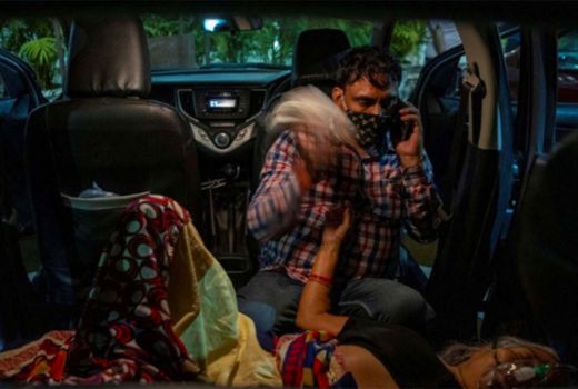 Tsunami Covid-19 di India Makin Parah, Pasien Dirawat di Mobil - GenPI.co