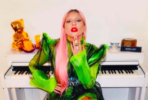 Lady Gaga Main Film Lagi, Kali Ini Bareng Brad Pitt - GenPI.co