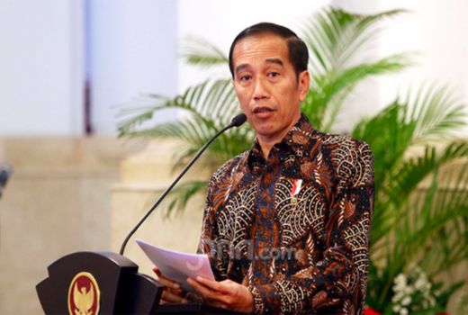 Jokowi Beri Bintang Jasa & Kenaikan Pangkat 53 Awak KRI Nanggala - GenPI.co
