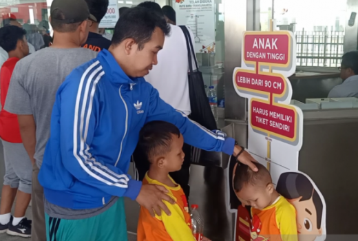 Pengumuman! Pelajar dan Lansia Akan Gratis Naik LRT  - GenPI.co