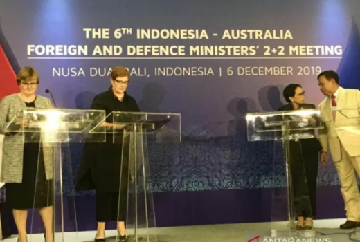 Menhan Prabowo Berbisik ke Menlu Retno, Sepertinya Serius  - GenPI.co