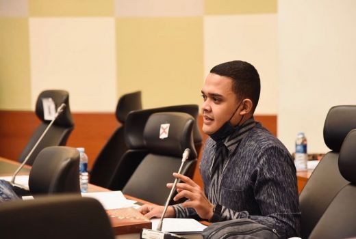Keren! Di Usia 27 Tahun, Abdul Hakim Sukses Jadi Politikus & CEO - GenPI.co