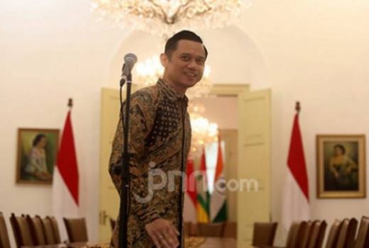AHY Gagal Jadi Menteri, Arief: Karena Mencla-Menclenya Demokrat - GenPI.co