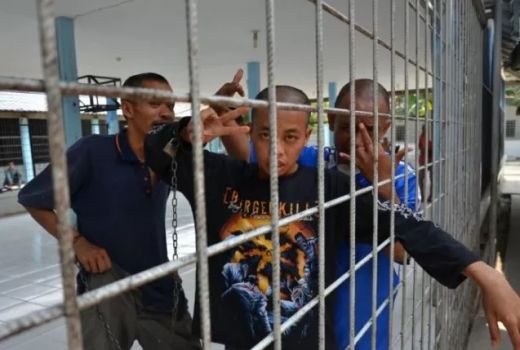 Waspada Mom! Akibat Kecanduan HP, 2 Remaja Bekasi Gangguan Jiwa  - GenPI.co