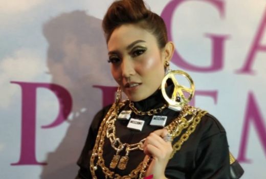 Warning! Yang Berani Jadi Pelakor, Siap-siap Dibalas Ayu Dewi  - GenPI.co
