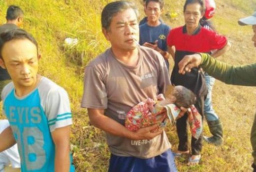 Tega Banget! Bayi Tanpa Anus Dibuang Ibunya di Saluran Air - GenPI.co