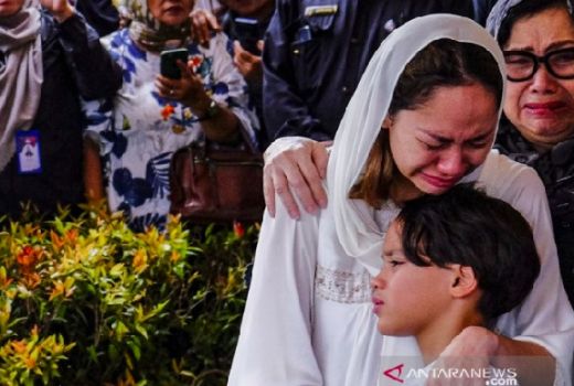 Tak Kuasa Melepas Ashraf Sinclair, BCL: It's Not Easy... - GenPI.co