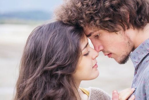 Cara Romantis Bikin Suami Tak Gampang Kepincut Pelakor - GenPI.co