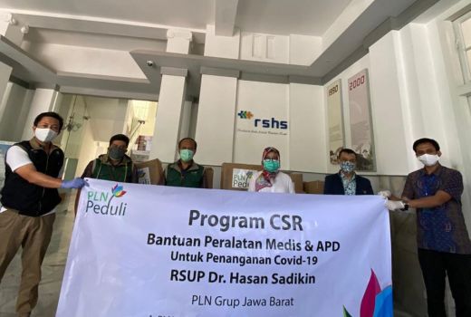 PLN Grup Jawa Barat Salurkan Bantuan untuk Tenaga Paramedis RSHS - GenPI.co
