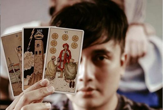 Denny Darko Ramalkan Ada Selebritas Terjerat Skandal Video Panas - GenPI.co