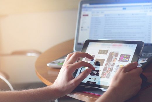Kebijakan Kerja dari Rumah Bikin Trafik Layanan Digital Naik 5,7% - GenPI.co