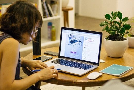 Kelola Tim dan Bisnis Secara Efisien di Rumah dengan Google Suite - GenPI.co