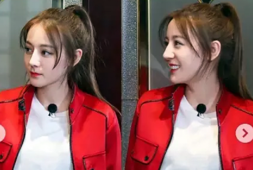 Jaket Merah yang Merah Merona, Cantiknya Bikin Keringetan - GenPI.co
