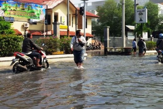 Awas, 9 Wilayah Jakut Dikepung Banjir Rob - GenPI.co