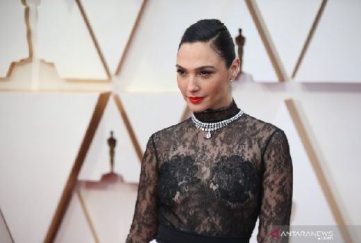 Ini 10 Perhiasan Paling Mahal di Oscars 2020, Bikin Sesak Napas - GenPI.co