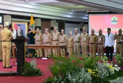 Ganjar Pranowo Tegas Banget, 12 Bulan Gagal Langsung Copot - GenPI.co