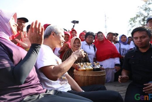 Ganjar Pranowo Ditantang Minum Jamu Brotowali - GenPI.co
