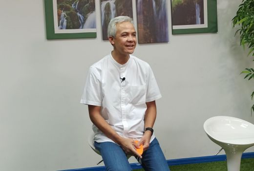 Ganjar Pranowo Promosikan Produk UMKM Lokal di Instagram Pribadi - GenPI.co
