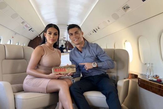 Bikin Nyengir, Gebetan Ronaldo Lebih Tajir dari Istri Messi - GenPI.co