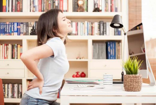 4 Cara Mudah Meredakan Sakit Pinggang pada Wanita - GenPI.co