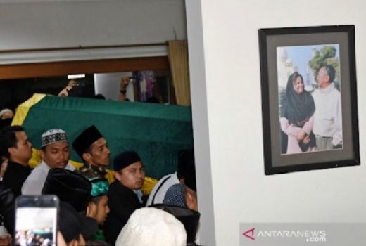 Merinding... 2 Isyarat Gaib Sebelum Kepergian Gus Sholah - GenPI.co