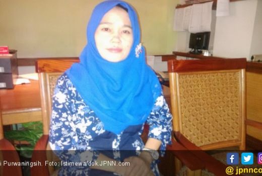 Tangis Honorer K2 Pecah: Aturan Membuat Kami Menua Tanpa Status - GenPI.co