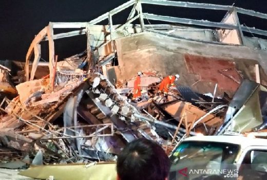 Hotel Karantina Virus Corona di China Ambruk, 70 Orang Tertimbun - GenPI.co