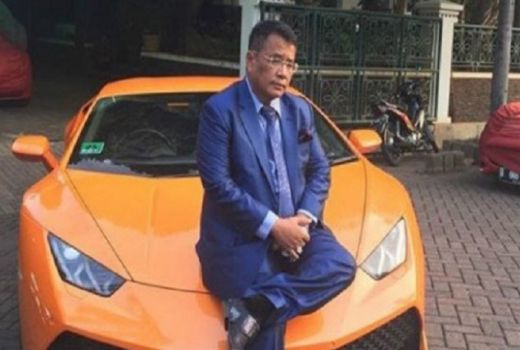 Hotman Paris ke Menhub : Ada Pramugari di PHK Sebab Ogah 'Gini' - GenPI.co