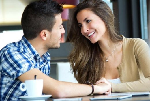3 Cara Ampuh Membuat Wanita Makin Terpikat - GenPI.co