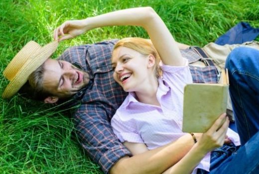 Ternyata 4 Hal Sederhana Ini Bisa Jadi Momen Romantis - GenPI.co
