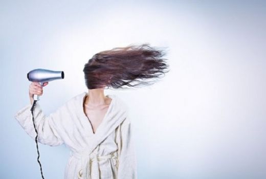 3 Cara Sederhana, Merawat Sendiri Rambut Sehat Alami di Rumah - GenPI.co