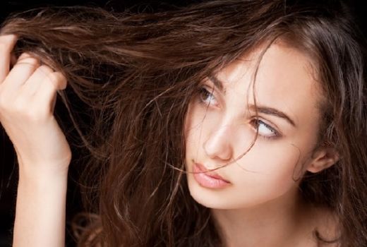 Rambut Berketombe, Hilangkan dengan 3 Bahan Alami Ini - GenPI.co