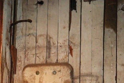 Wajahku Pucat Mendengar Tangisan dari Toilet Gedung Tua Itu... - GenPI.co