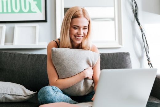 Main Aplikasi Kencan Online, Waspada Rayuan 3 Zodiak Hebat Ini - GenPI.co