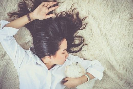Kebiasaan Tidur Wanita Ketika Libur Berdasarkan Golongan Darah - GenPI.co