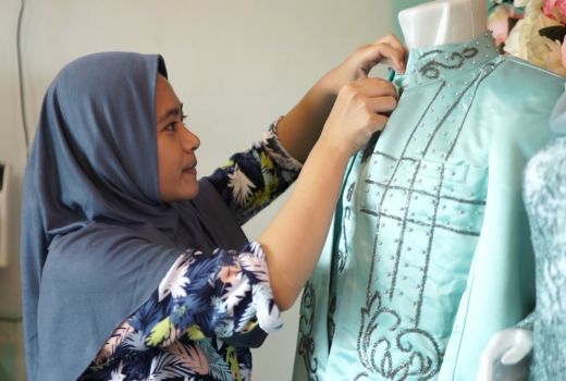 Selama PSBB, Pelaku Usaha WO Banting Setir Jualan Timun Suri - GenPI.co